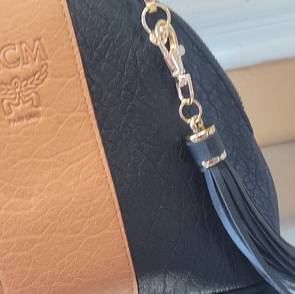 MCM pouch converted in to shoulder bag or cross body - Picture 13 of 16